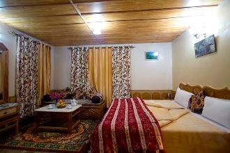 Hotel River West Cottage, Manali 2